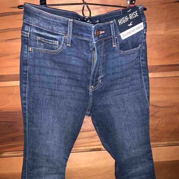 Hollister ‘High-Rise Super Skinny’ jeans - Picture 1 of 3